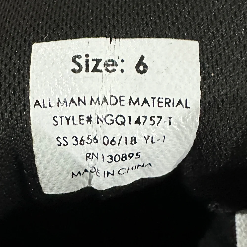 Adorable Baby Studded Hi Top Sneakers by Nicole Miller. Baby Size 6. - Picture 7 of 7